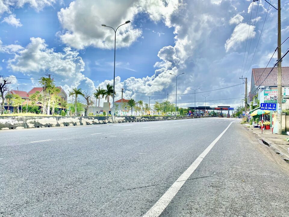 Bán đất gần chợ, gần trạm thị phí giá chỉ 9xx