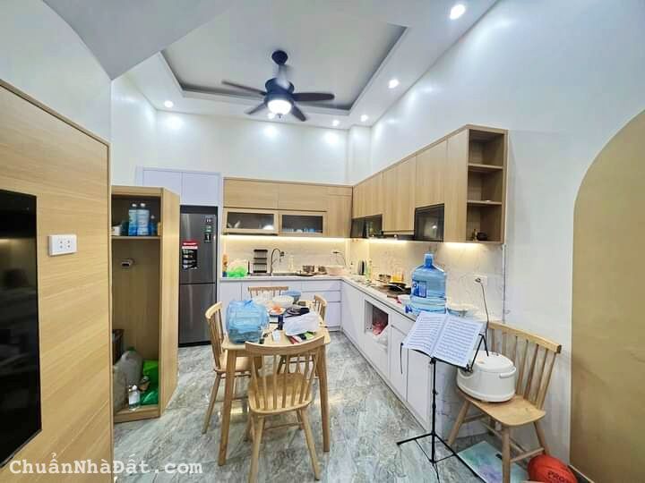  NHÀ ĐẸP Ở NGAY ngõ 79 Cầu Giấy Quan Hoa 45m, mt4m giá 5.1 tỷ 0868470990