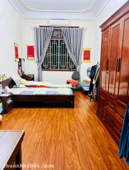 RẺ BẤT NGỜ nhà Dịch Vọng Cầu Giấy 40m, 3 ngủ giá 3.3m, về ở luôn 0867470990 RẺ BẤT NGỜ nhà Dịch Vọng Cầu Giấy 40m, 3 ngủ giá 3.3m, về ở luôn 0867470990