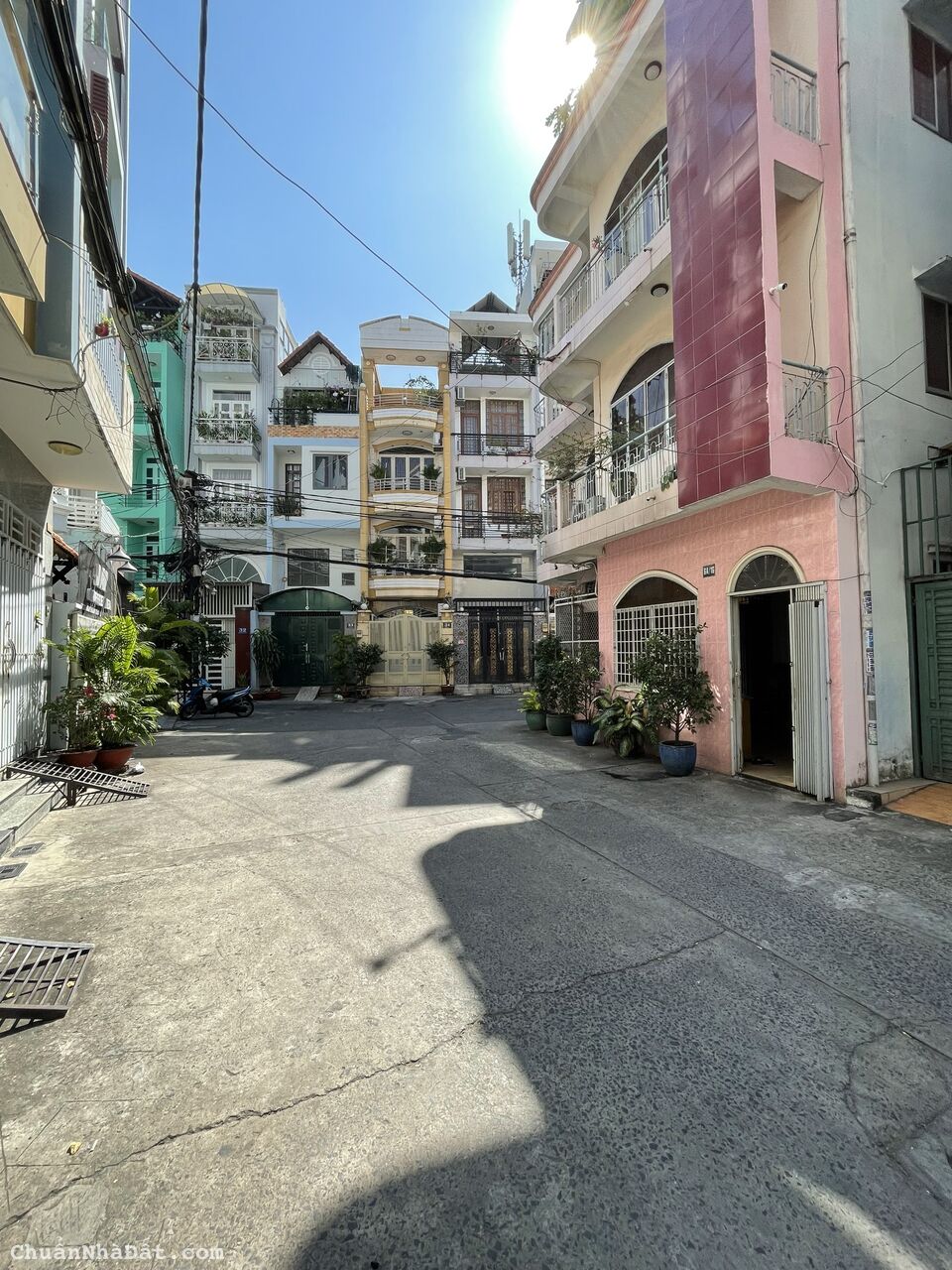 Bán Nhà Quận 1 Đường Nguyễn Cảnh Chân -Diện Tích 5.7x17 - 3 Tầng - Giá Chỉ 17.5 Tỷ