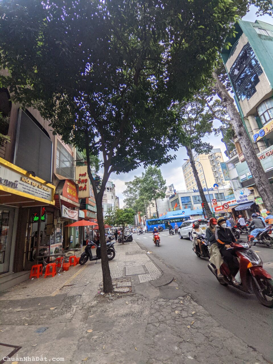 Cho thuê nhà 2 MT làm spa, thời trang, nhà hàng, cà phê, showroom, cực đẹp ngay trung tâm