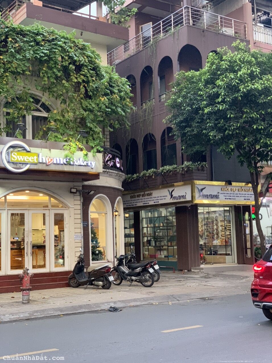 Cho thuê nhà 2 MT làm spa, thời trang, nhà hàng, cà phê, showroom, cực đẹp ngay trung tâm