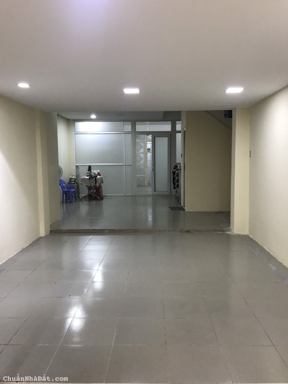 Cho Thuê Nhà 4x33 3 Tầng Ngay CMT8 Q3  rẻ chỉ 75trTL