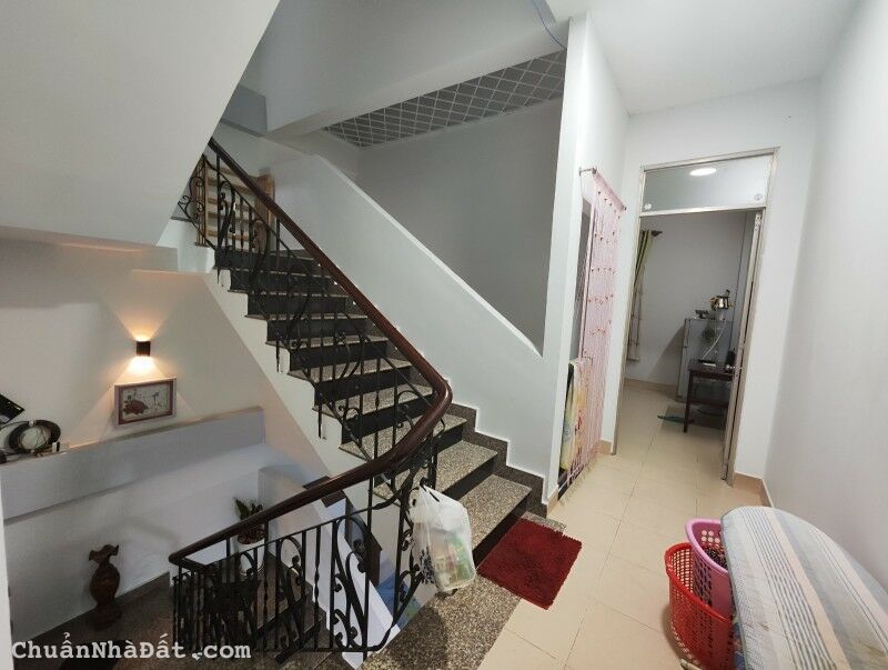 Ngộp sâu, bán nhà mặt tiền D1 Phú Mỹ Quận 7, 5x18m, 4 tầng chỉ 14,5 tỉ Ngộp sâu, bán nhà mặt tiền D1 Phú Mỹ Quận 7, 5x18m, 4 tầng chỉ 14,5 tỉ