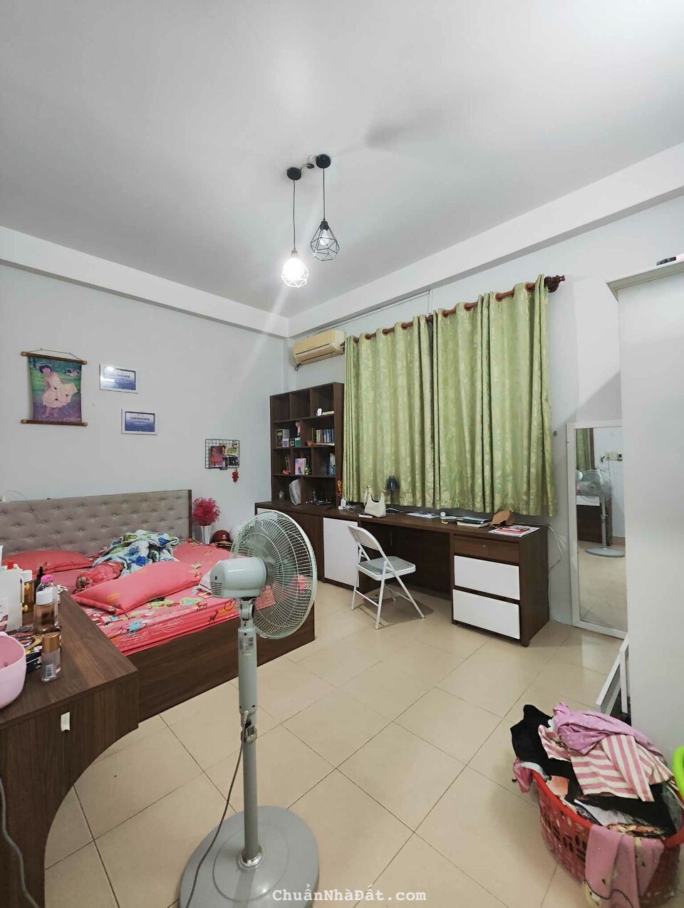 Bán nhà mặt tiền 4 tầng đường 20m phường Phú Mỹ Quận 7, 5x20 cho thuê 20 tr/tháng