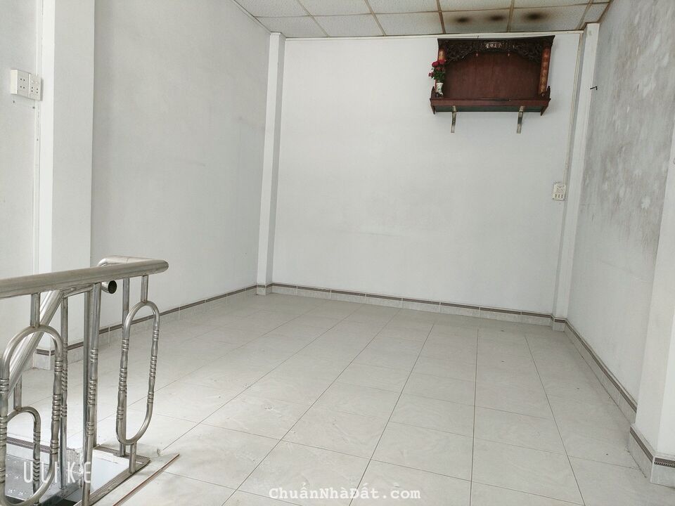 Nhà 2 tầng 57m2 chỉ 4 tỷ hxh 6m thông rẻ nhất đường 385 Quận 9. 