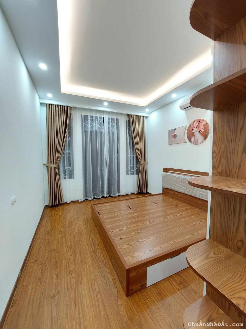 Bán nhà Thái Hà, Ô TÔ, DT 31m2 *5T, MT 4,3 m, giá 4,35 tỷ, Lh: 0984417892     