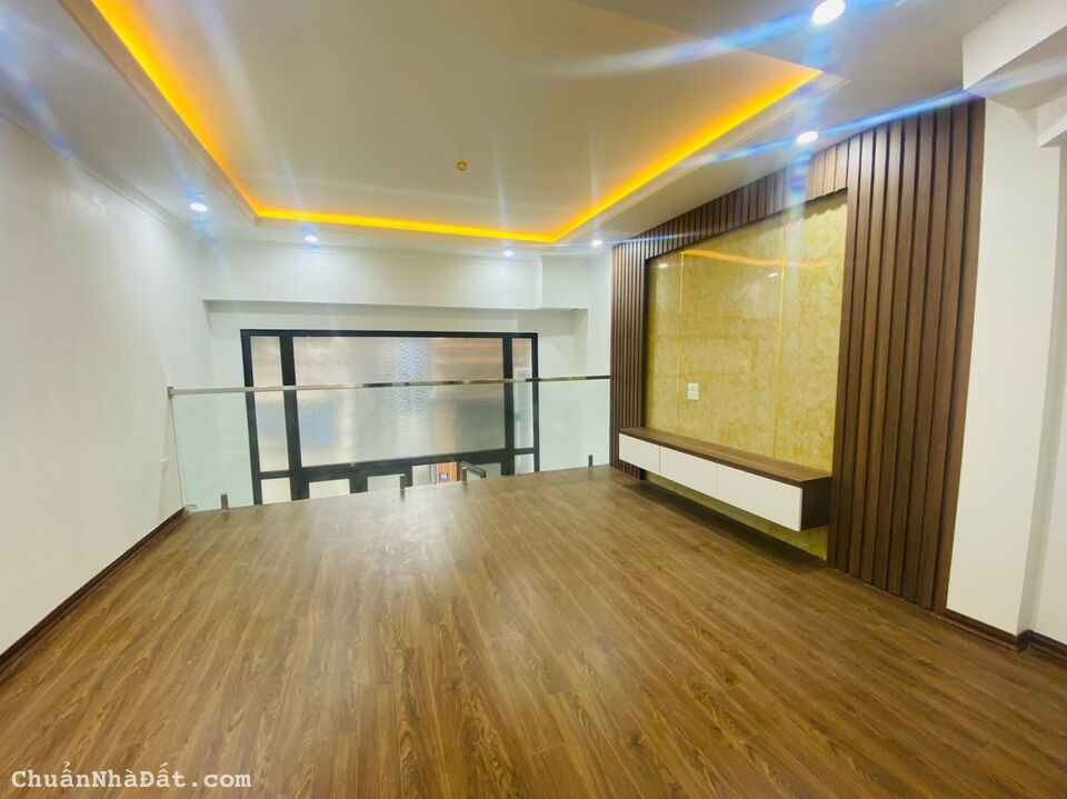 Bán nhà Kim Ngưu, Ô TÔ, 40m, 5 Tầng, MT 4 m, giá 5.75 tỷ, Lh: 0984417892    