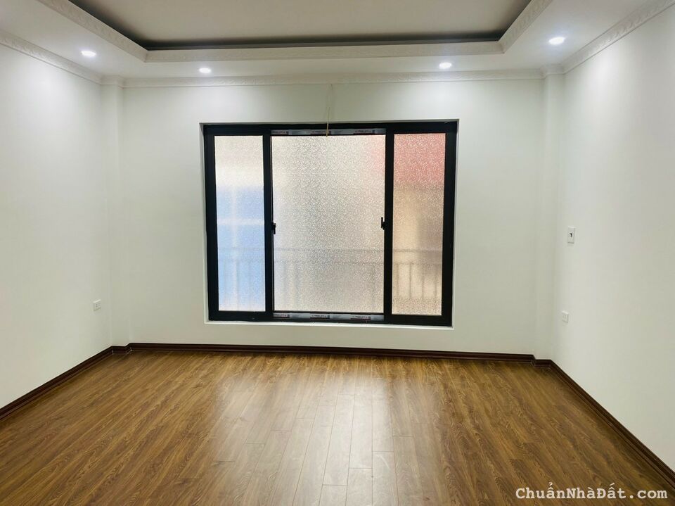 Bán nhà Kim Ngưu, Ô TÔ, 40m, 5 Tầng, MT 4 m, giá 5.75 tỷ, Lh: 0984417892    