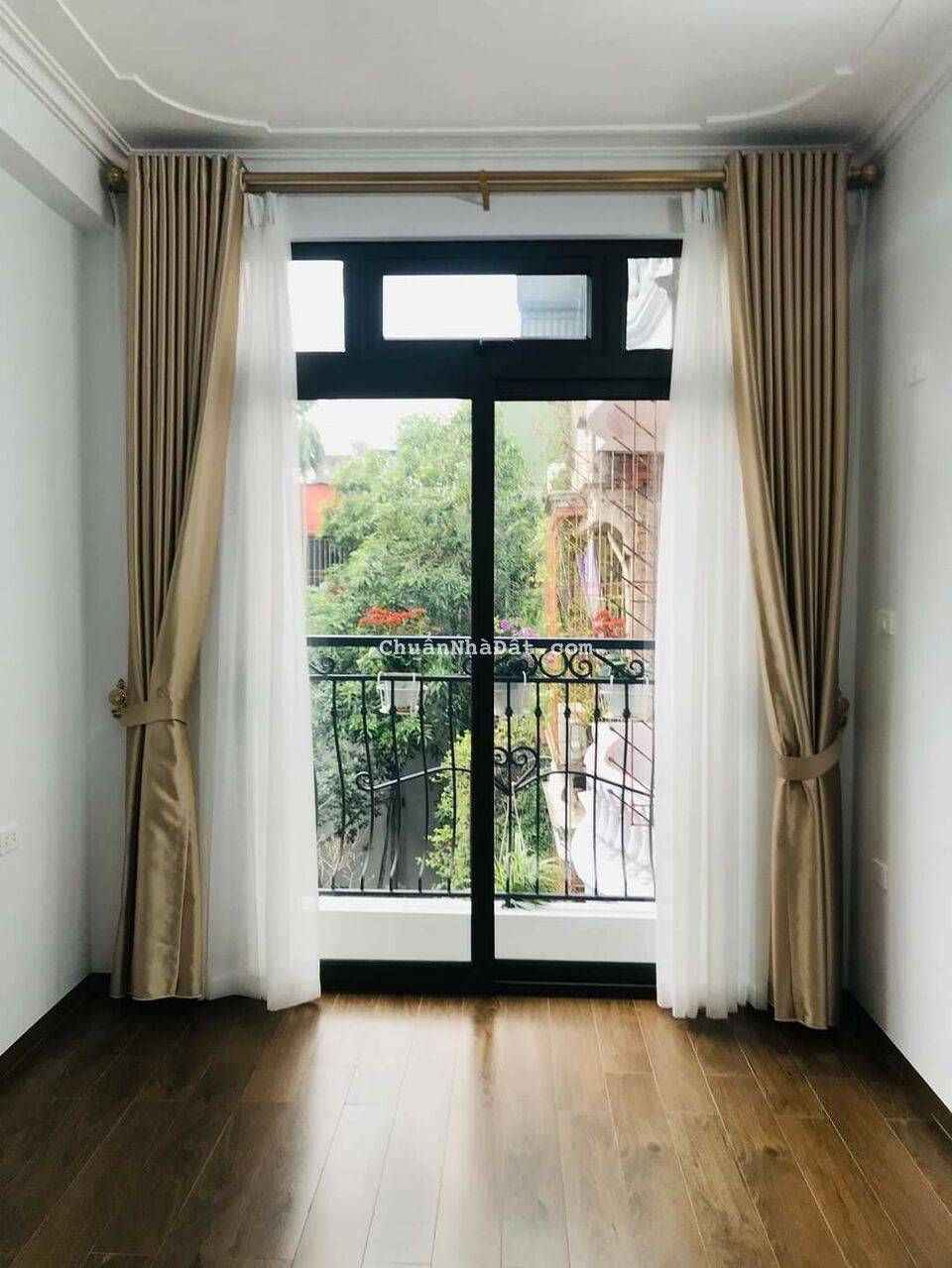 Bán nhà ĐẸP Đường Lĩnh Nam, Ô TÔ, DT 33m X 5T, MT 4 m, giá 3 tỷ 4, Lh: 0984417892.   