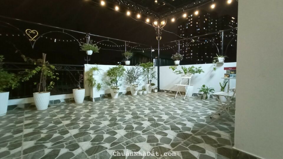 Bán nhà ĐẸP Đường Lĩnh Nam, Ô TÔ, DT 33m X 5T, MT 4 m, giá 3 tỷ 4, Lh: 0984417892.   