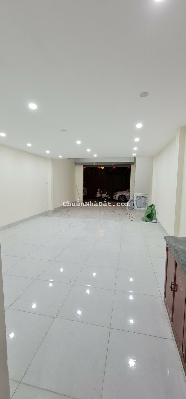Cho thuê nhà ngõ 93 Hoàng Văn Thái, Thanh Xuân 80m2 x 2 tầng, xe tải vào nhà. Giá 13tr/tháng