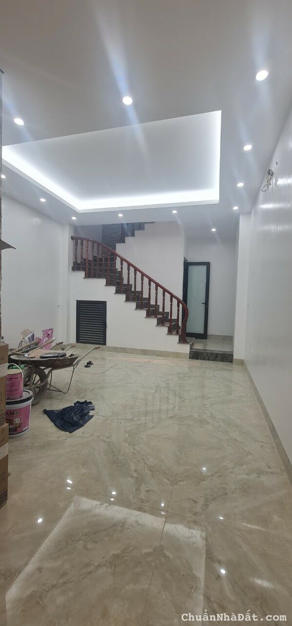 Cho thuê liền kề kdt Văn Phú, Hà Đông 90m2 x 5 tầng, thang máy, nhà mới. Giá 50tr/tháng