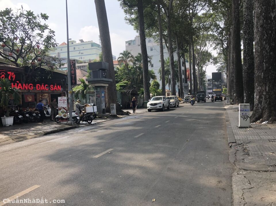 Có ngay biệt thự 3 tầng 180m2 mặt tiền Q1 chỉ với 63 tỷ! Có ngay biệt thự 3 tầng 180m2 mặt tiền Q1 chỉ với 63 tỷ!