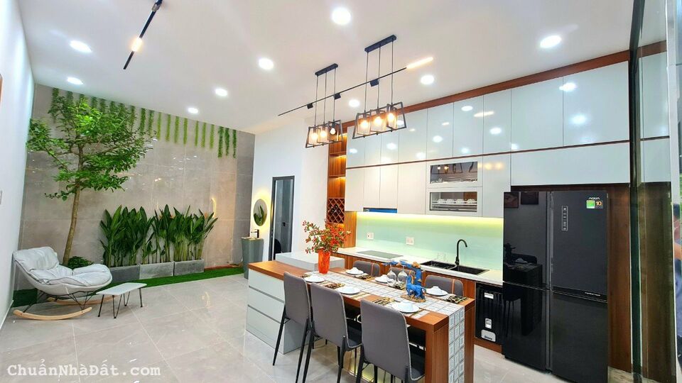 Bán gấp nhà góc mặt tiền Võ Thị Sáu-Phạm Ngọc Thạch, Q3 DT 4,5x19,5m - 1 hầm, 6 lầu chỉ 32 tỷ