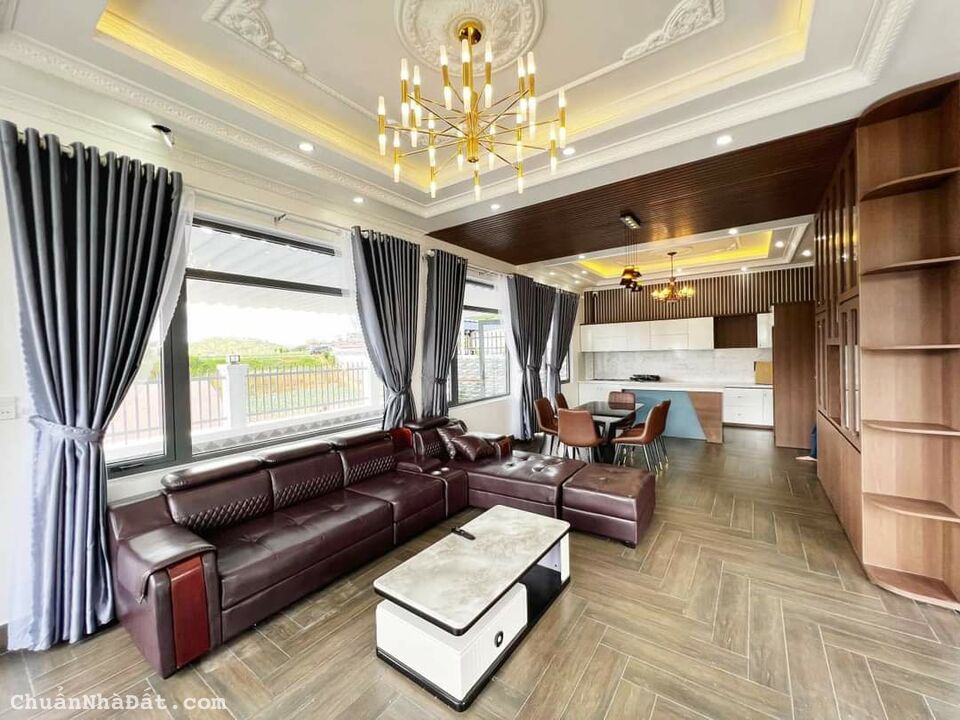 Bán biệt thự 265m2 view rừng thông săn mây cực đẹp. Full nội thất. Hai mặt tiền