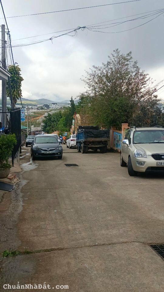 Bán Gấp Lô Đất ở Phù Đổng Thiên Vương, Phường 8, Đà Lạt. Gần Khách Sạn Kỳ Hòa