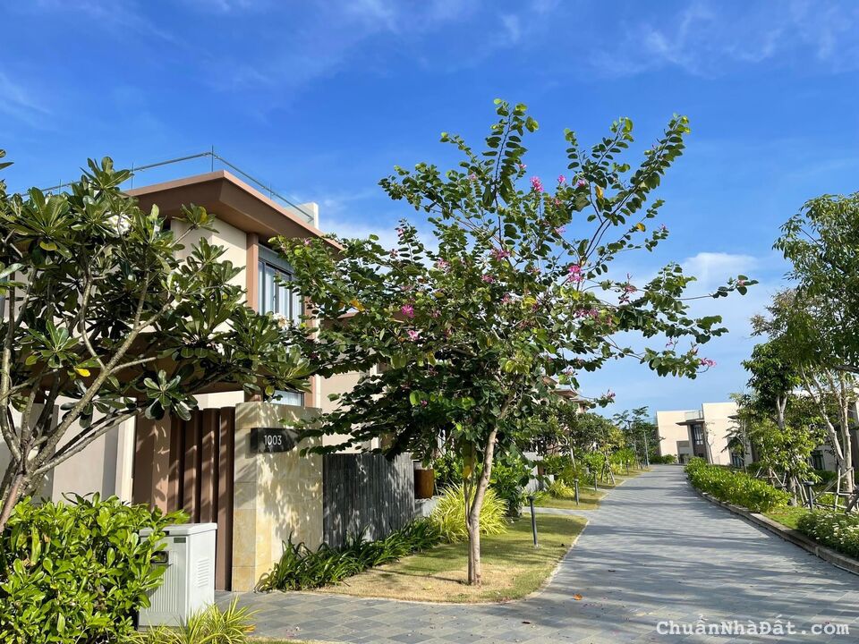 Chỉ 9 tỷ/căn đã sỡ hữu biệt thự tại biển Bãi Dài, full nội thất, xách vali vào ở ngày. LH: 09353873