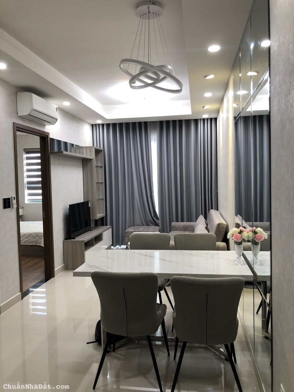 Cho thuê căn hộ 2PN, full nội thất, xách vali vào ở, nhà mới