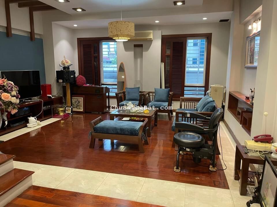 Chính chủ cần bán nhà mặt ngõ 2 Phố Gỉang Võ dt 75 m2 x 5 t mặt tiền 6 m ô tô cả ngày