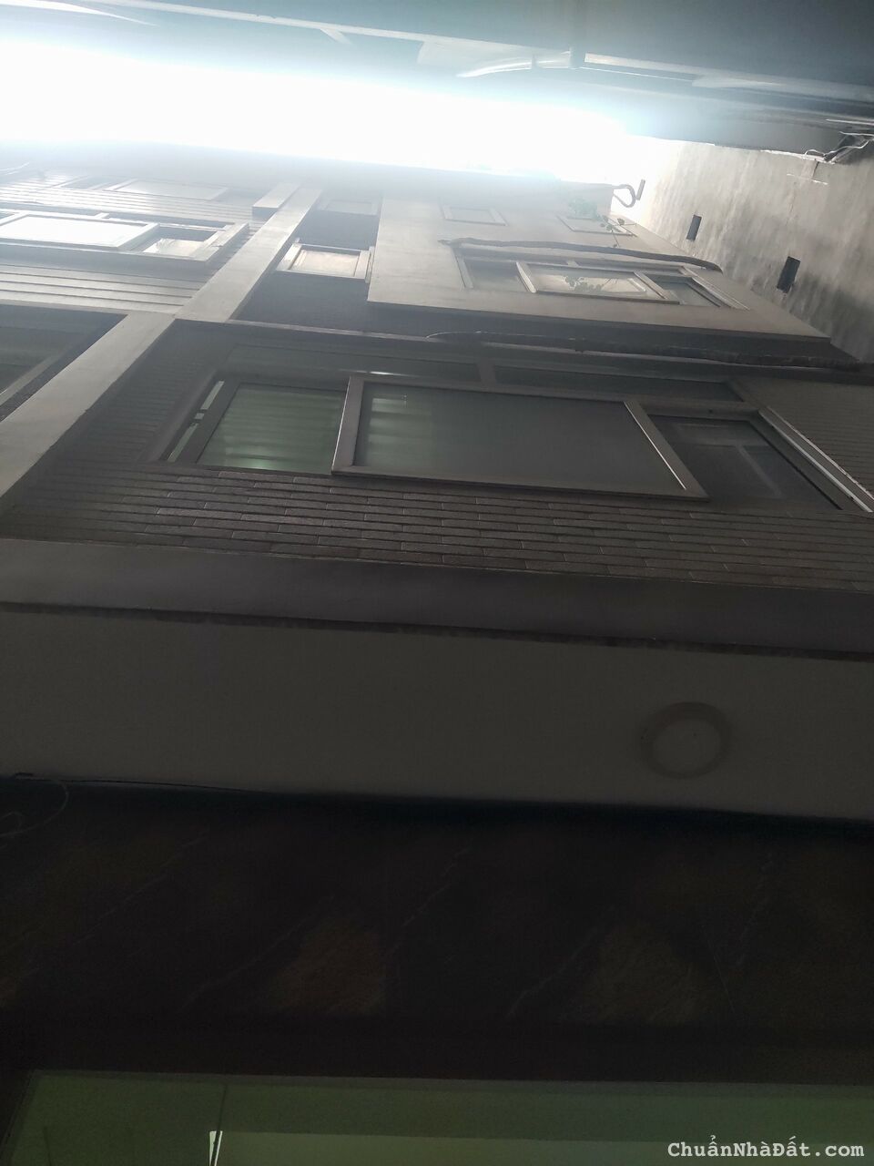 Bán nhà phố Nguyễn Khánh Toàn - Cầu Giấy - Diện tích 30m2 5 tầng ô tô cách 30m giá 4,8 tỷ