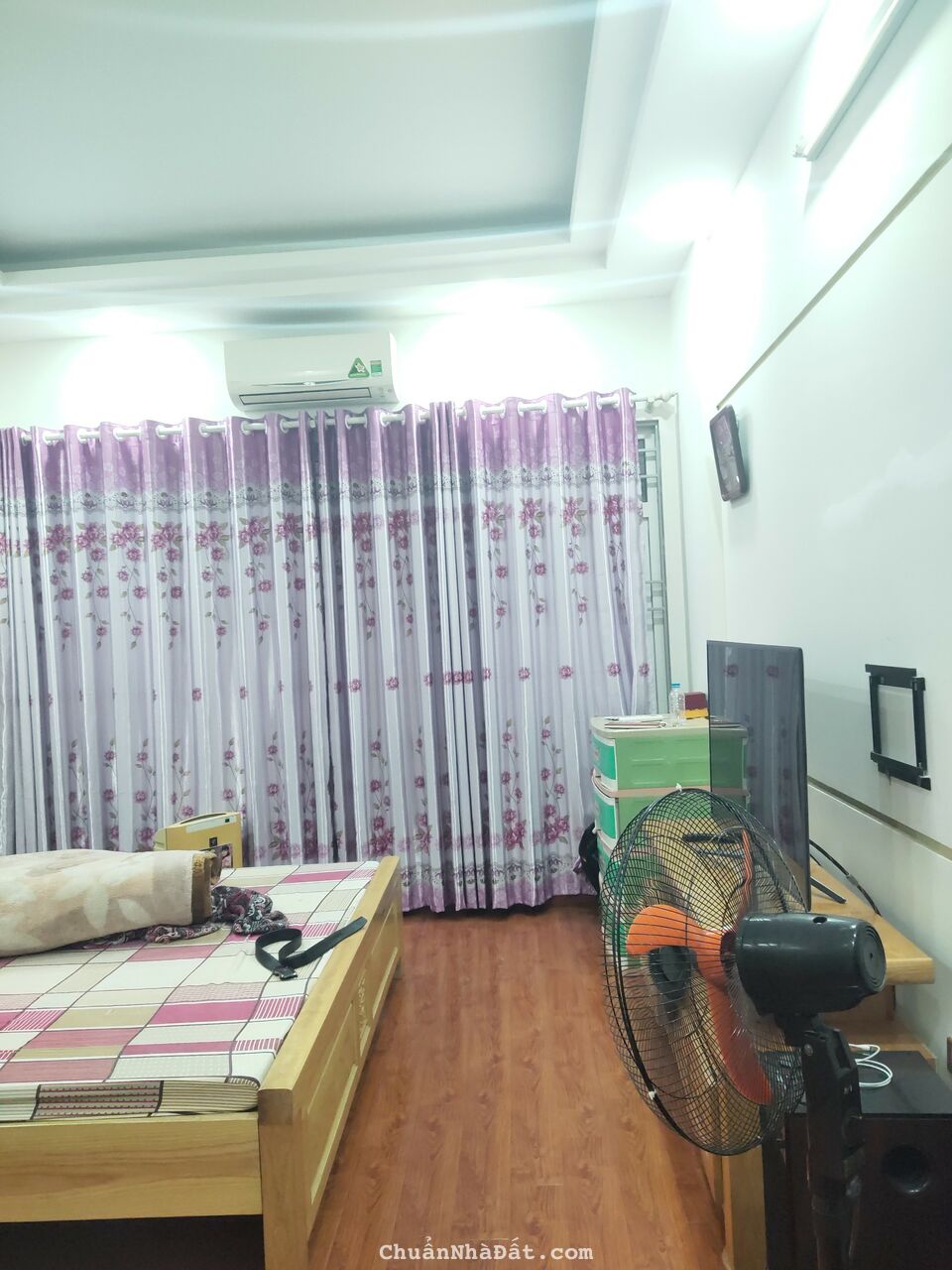 Bán nhà phố Nguyễn Khánh Toàn - Cầu Giấy - Diện tích 30m2 5 tầng ô tô cách 30m giá 4,8 tỷ