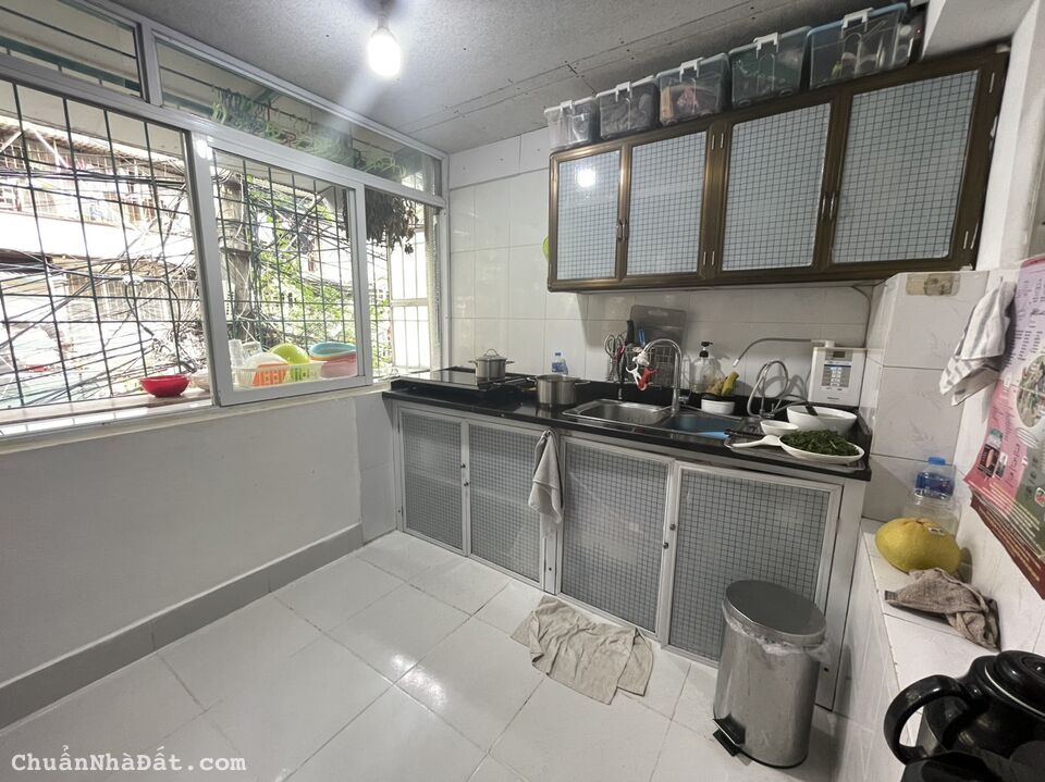 Bán nhà 110m² nhà TT Nghĩa Tân, tầng 2, 4 ngủ, 2 VS,2 bếp tiện ích ngập tràn, giá 3,6 tỷ