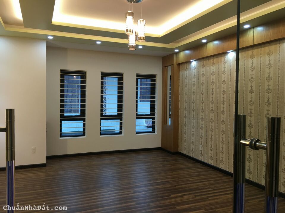 Bán nhà Phân lô Ngõ 105 Xuân La, quận Tây Hồ 40m2/50m2 xây 5 tầng lô góc giá 14,3 tỷ