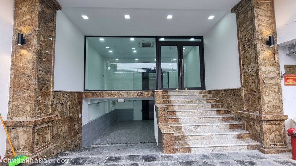 Bán toà văn phòng lô góc 2 mặt tiền phố Thiên Hiền, Mỹ Đình dt 110m2 x 8 t lô góc 32 tỷ Bán toà văn phòng lô góc 2 mặt tiền phố Thiên Hiền, Mỹ Đình dt 110m2 x 8 t lô góc 32 tỷ