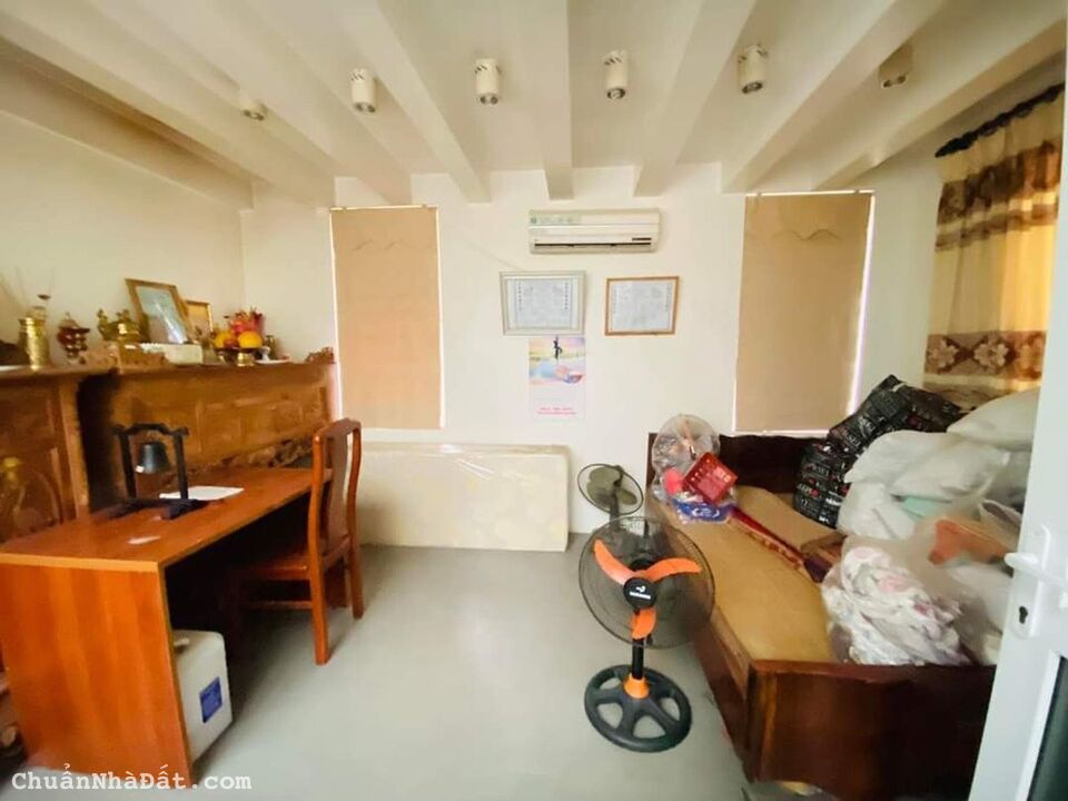 Bán nhà mặt phố Đê La Thành,Ngọc Khánh,Ba Đình 50m2 x 5 t giá 18,5 tỷ