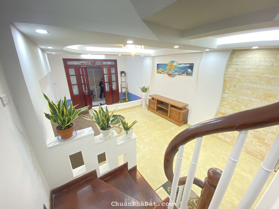 Chính chủ cần bán nhà phân lô Phố Liễu Giai,Đội Cấn 35m2 x 5 t mới tinh giá 5 tỷ