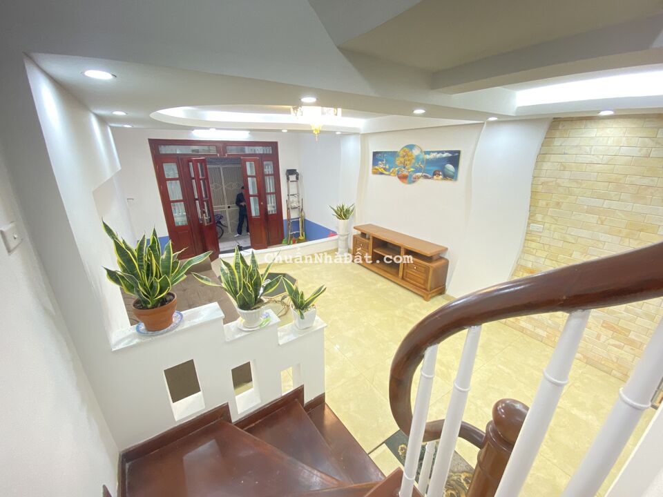 Chính chủ cần bán nhà phân lô Phố Liễu Giai,Đội Cấn 35m2 x 5 t mới tinh giá 5 tỷ