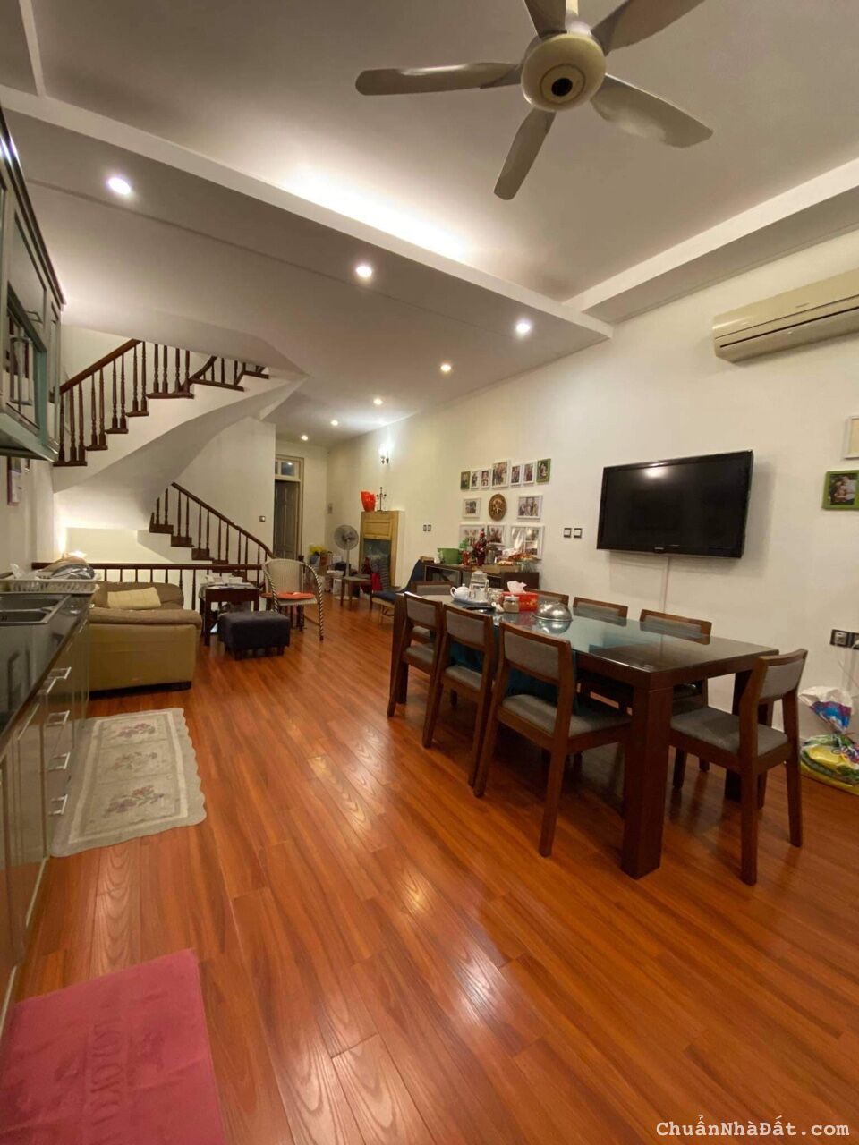 Bán nhà mặt ngõ 187 Trung Kính diện tích sổ 120m² nhà 4 tầng mặt tiền 6 m giá 19 tỷ 