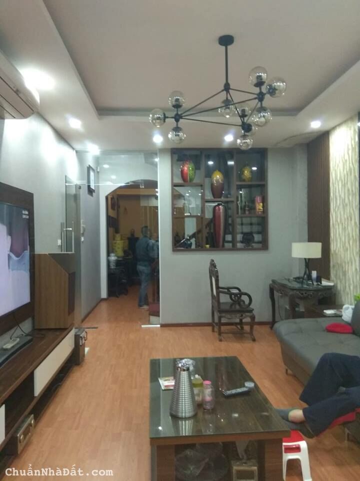 Bán nhà ngõ 562 đường Láng,Vũ Ngọc Phan dt 47 m2 x 3 t đẹp giá bán 5,5 tỷ