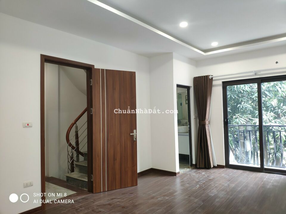 Bán nhà p lô Hoàng Quốc Việt,Phạm Văn Đồng dt 45 m2 x 6 t thang máy mới tinh 7 tỷ hơn