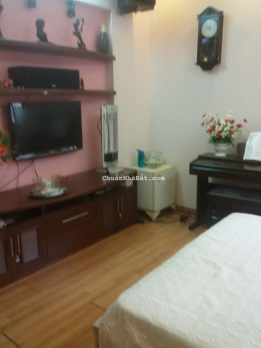 Bán nhà ngõ 508 đường Láng dt 45 m2 x 4 t lô góc 3 mặt thoáng giá 4,3 tỷ Bán nhà ngõ 508 đường Láng dt 45 m2 x 4 t lô góc 3 mặt thoáng giá 4,3 tỷ