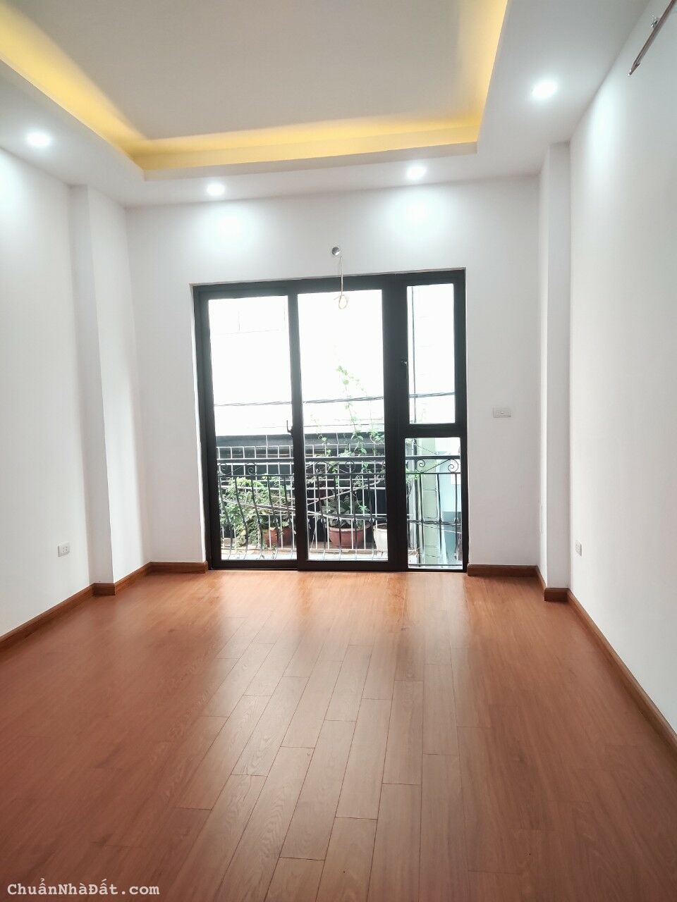 Bán nhà mới Phố Trần Quốc Vượng, 34m² ,5 tầng ,mặt tiền 3,6m,2 thoáng, 4,8 tỷ lh 0981.720.298