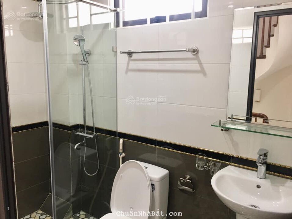 Bán nhà Phố Đông Quan, Nguyễn Đình Hoàn, Cầu Giấy 35m2 x5 tầng, mặt tiền 4m, giá bán 5 tỷ 