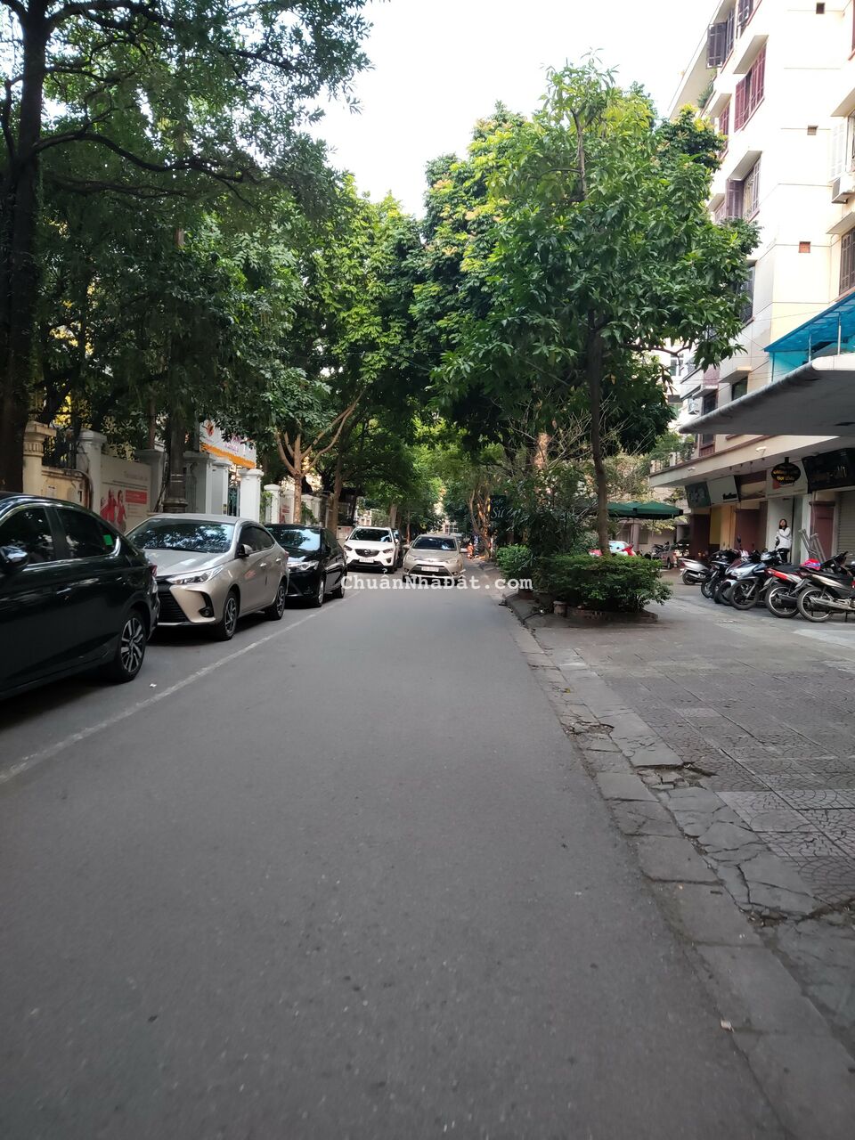 Bán đất ngõ 21 Lê Văn Lương dt 290 m², mặt tiền 11 m,đường 2 ô tô chánh nhau giá 65 tỷ