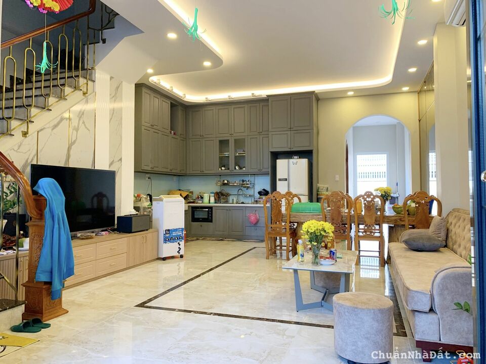  BIỆT THỰ ĐẸP XỊN SÒ , 2 MẶT HẺM XE HƠI HIẾM CÓ- GẦN MẶT TIỀN ĐƯỜNG - DIỆN TÍCH TO - CHỦ CHO LUÔN NỘI THẤT - GIÁ CHỈ 17ty