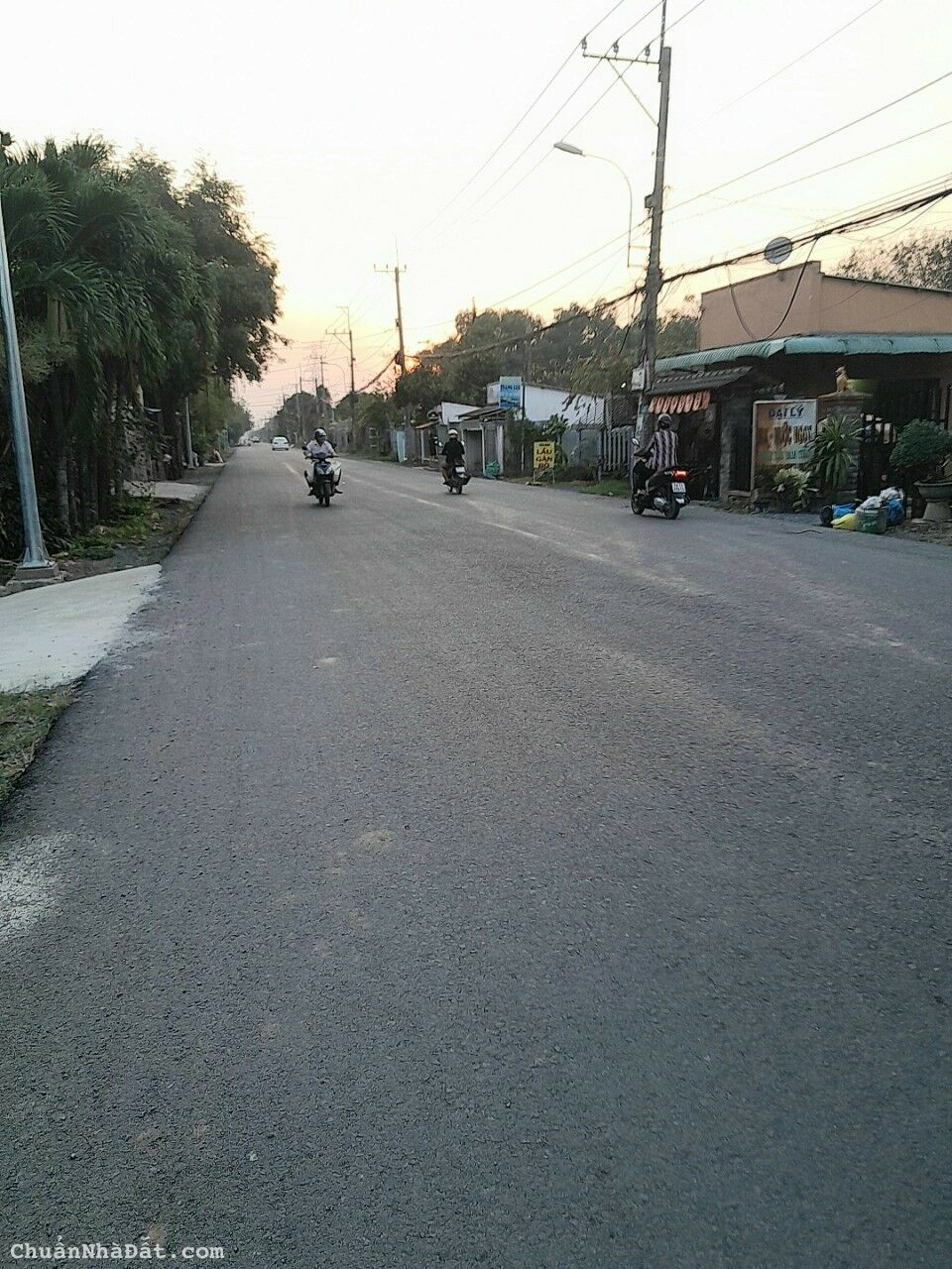 Đất MT Đường Nguyễn Văn Khạ DT 6m x 51m = 306m2 ( Có 238m Thổ Cư ) Đất MT Đường Nguyễn Văn Khạ DT 6m x 51m = 306m2 ( Có 238m Thổ Cư )