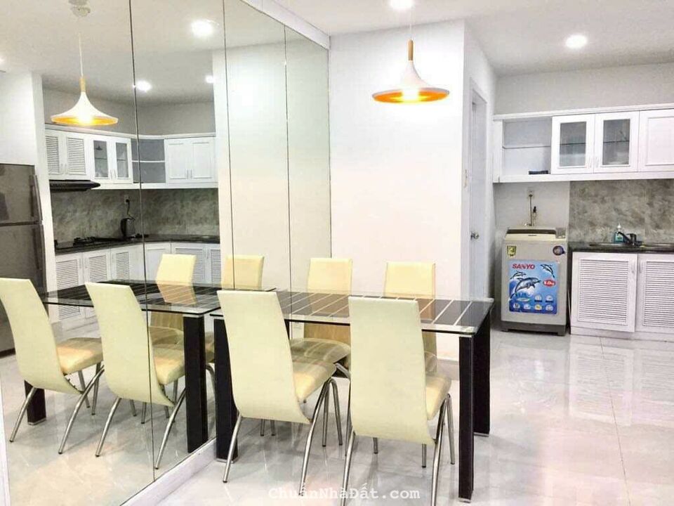 Bán căn hộ 2 phòng ngủ view đẹp, thoáng mát liền kề Phú Mỹ Hưng, tiện bề đi tứ tung chỉ với 2 tỷ 7