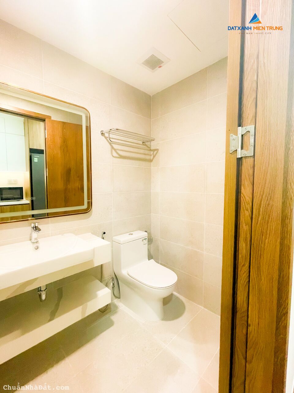 Chủ đi nước ngoài gửi bán căn hộ 2PN view trực diện biển Mỹ Khê sổ hồng giá tốt hơn thị trường