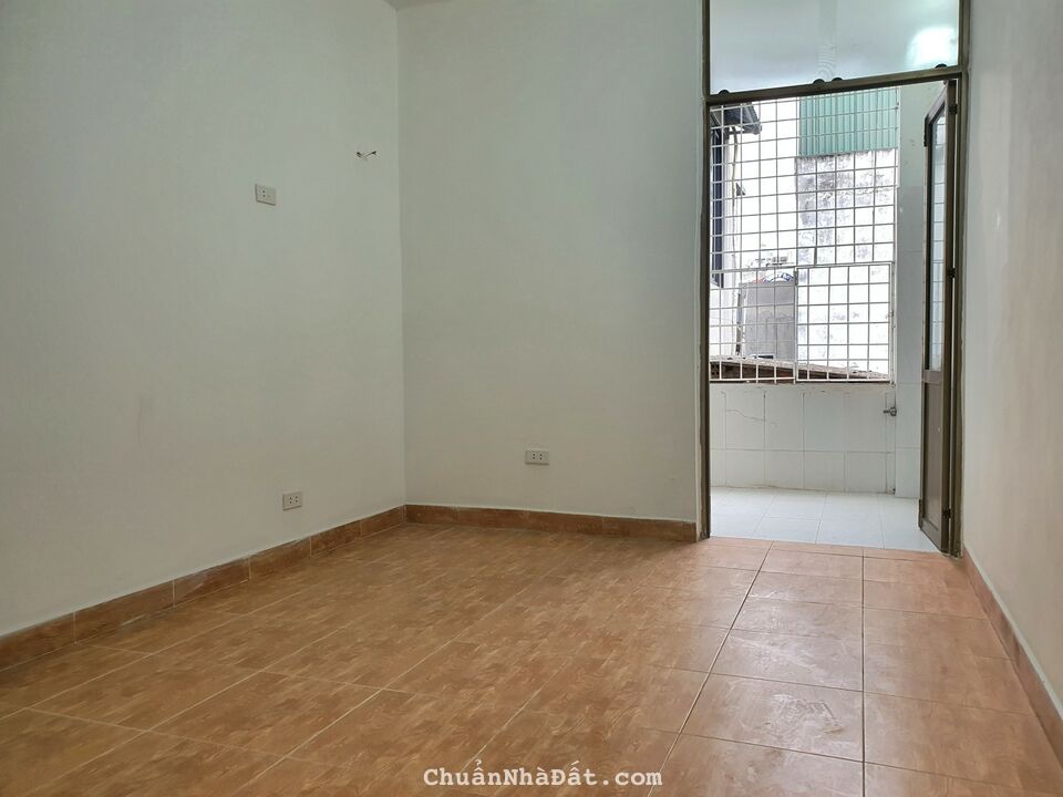 Bán nhà Văn Chương, Ô TÔ, DT 24m2 *4T, giá 2,67 tỷ, Lh: 0984417892      