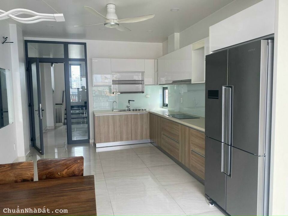 Nhà MT 139 Hoàng Văn Thụ 1T7L Có Thang máy Full nội thất như hình