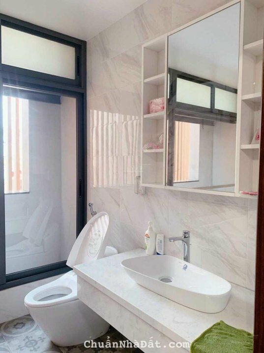 Nhà MT 139 Hoàng Văn Thụ 1T7L Có Thang máy Full nội thất như hình