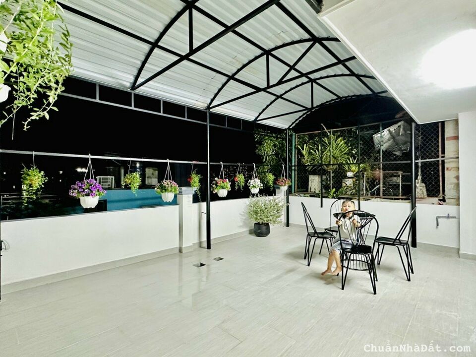 Nhà đẹp 1T4L góc 2MT 28 Thanh Đa xe hơi đậu trong nhà 6tỷ25