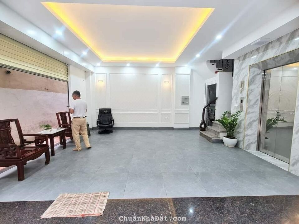 Lô góc 3 thoáng, kinh doanh, thang máy ở luôn , ôtô tránh 33m2x7 tầng Hoàng Văn Thái. 