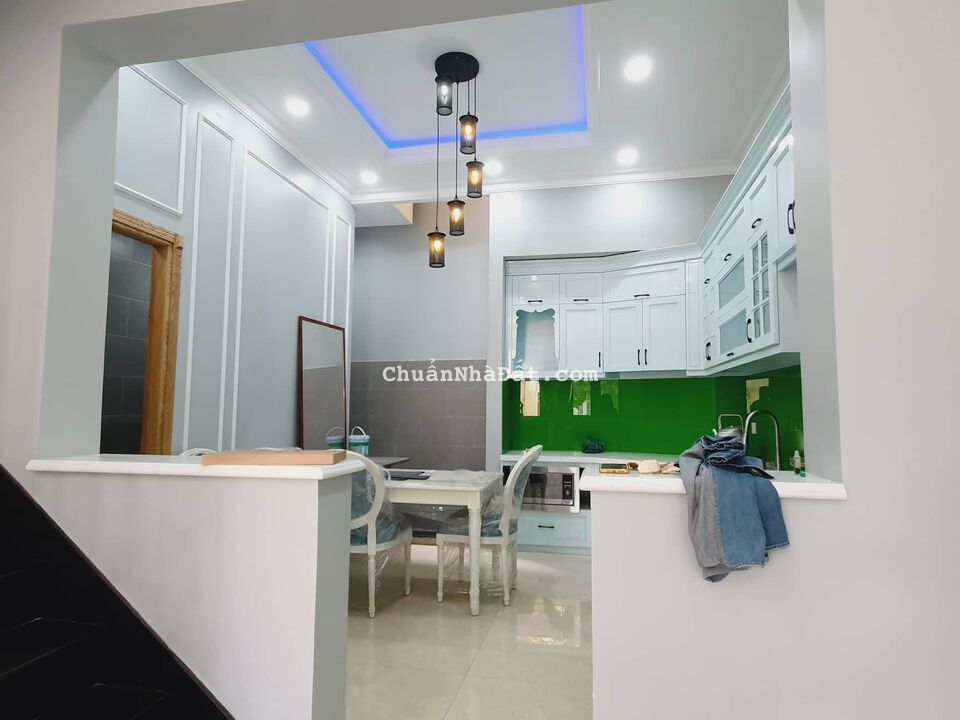 BÁN THÔNG TIN NGUỒN NHÀ Lã Xuân Oai,Q9,135m2,chủ ngợp chào sàn 14 tỷ.