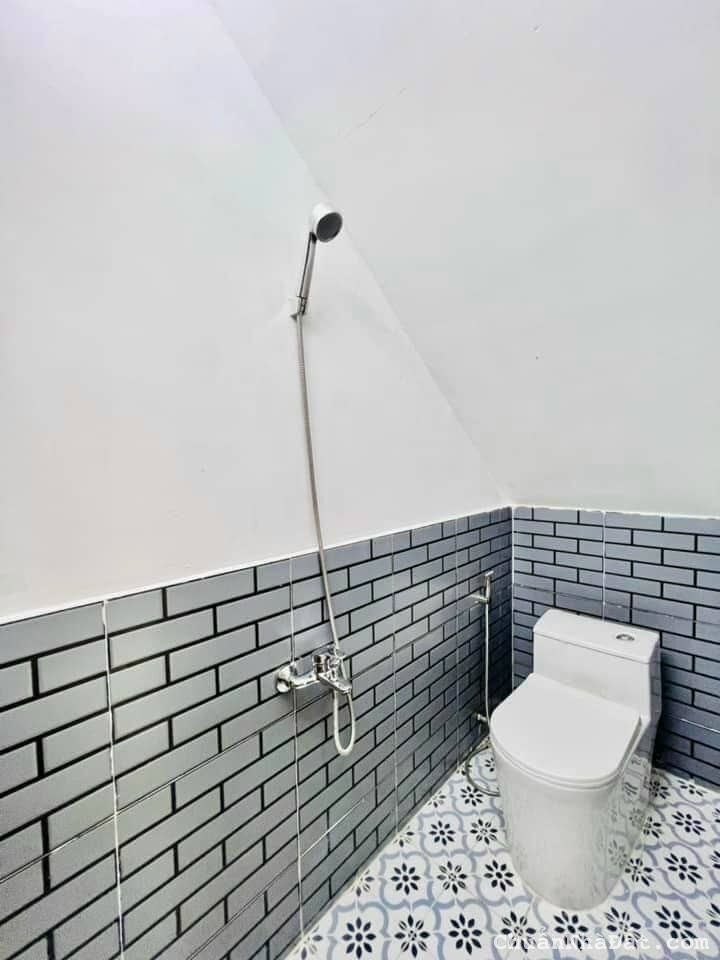 BÁN THÔNG TIN NGUỒN NHÀ Nguyễn Văn Tăng,Q9,300m2,chủ xoắn chào sàn 20 tỷ.